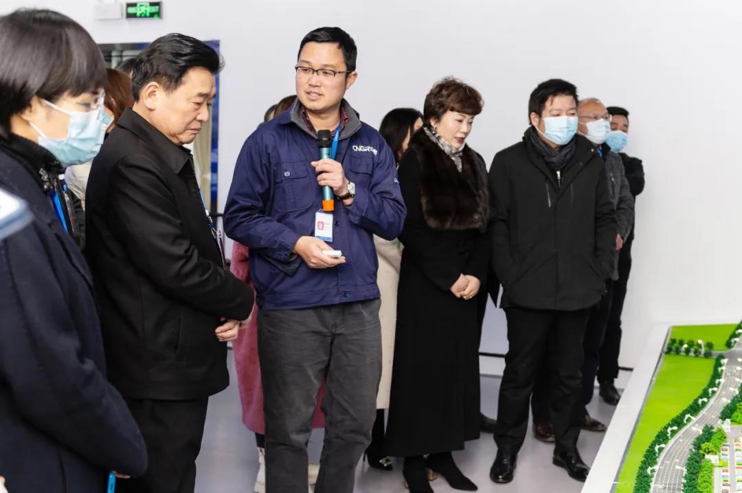 全國、省、市人大代表赴中部產(chǎn)業(yè)基地開展會前集中視察工作