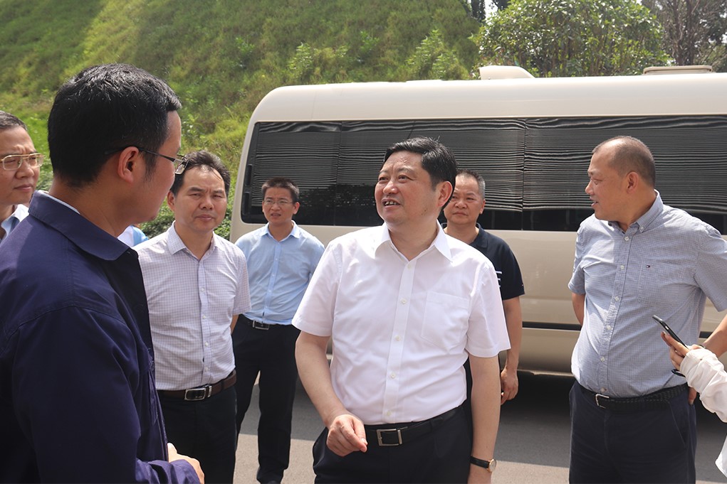 加快發(fā)展，搶占機(jī)遇丨夏建平一行調(diào)研中偉新材料中部產(chǎn)業(yè)基地