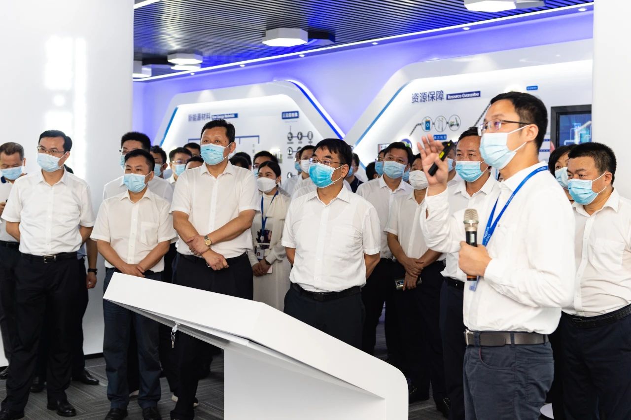 寧鄉(xiāng)經(jīng)開區(qū)黨工委書記、寧鄉(xiāng)市委書記于新凡率觀摩團調(diào)研中部產(chǎn)業(yè)基地