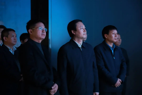 銅仁市委副書記、市長(zhǎng)穆嶸坤一行調(diào)研中偉銅仁（上市主體）產(chǎn)業(yè)基地